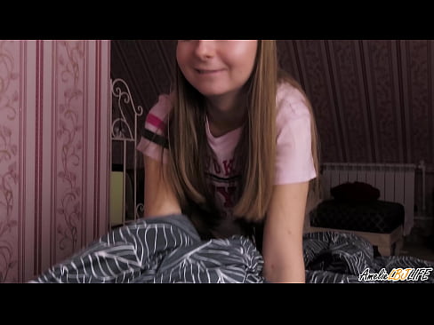 ❤️ 블론디는 그녀의 BFF를 깊이 빨아 먹고 그녀의 입에 정액을 가져옵니다. ️ 홈메이드 포르노 포르노에서 ko.mouthporn.ru ❤